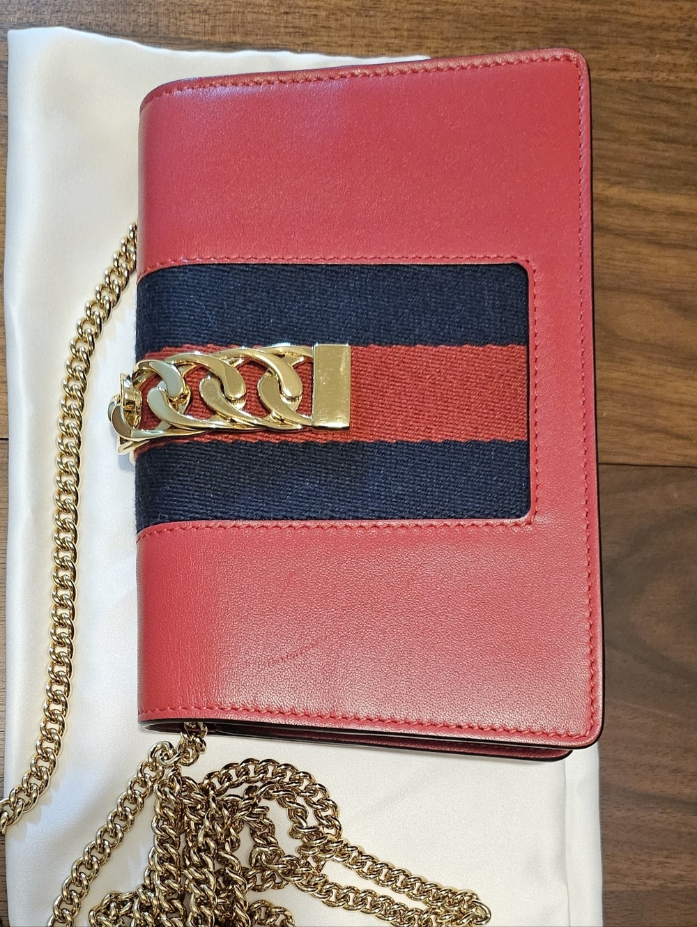 GUCCI Super Mini Sylvie Clutch/Crossbody - Red - Picture 11 of 14